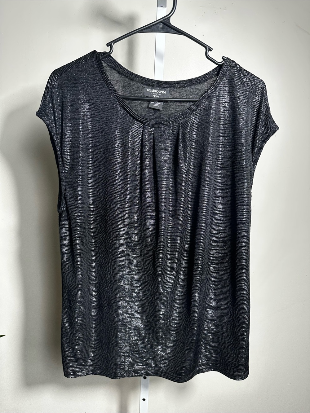 H35. Liz Claiborne Career Petite XL Black Metallic Shimmer Blouse